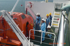 03_Lifeboat-Boarding